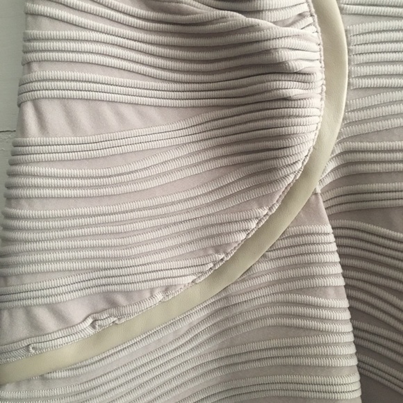 Dress - Picture 6 of 6